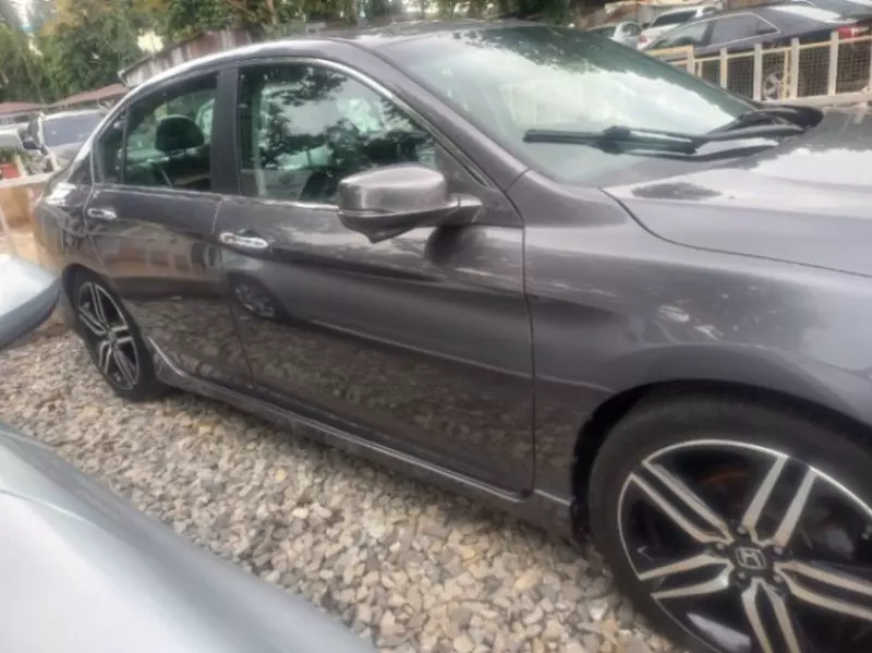 Honda Accord   - 2009