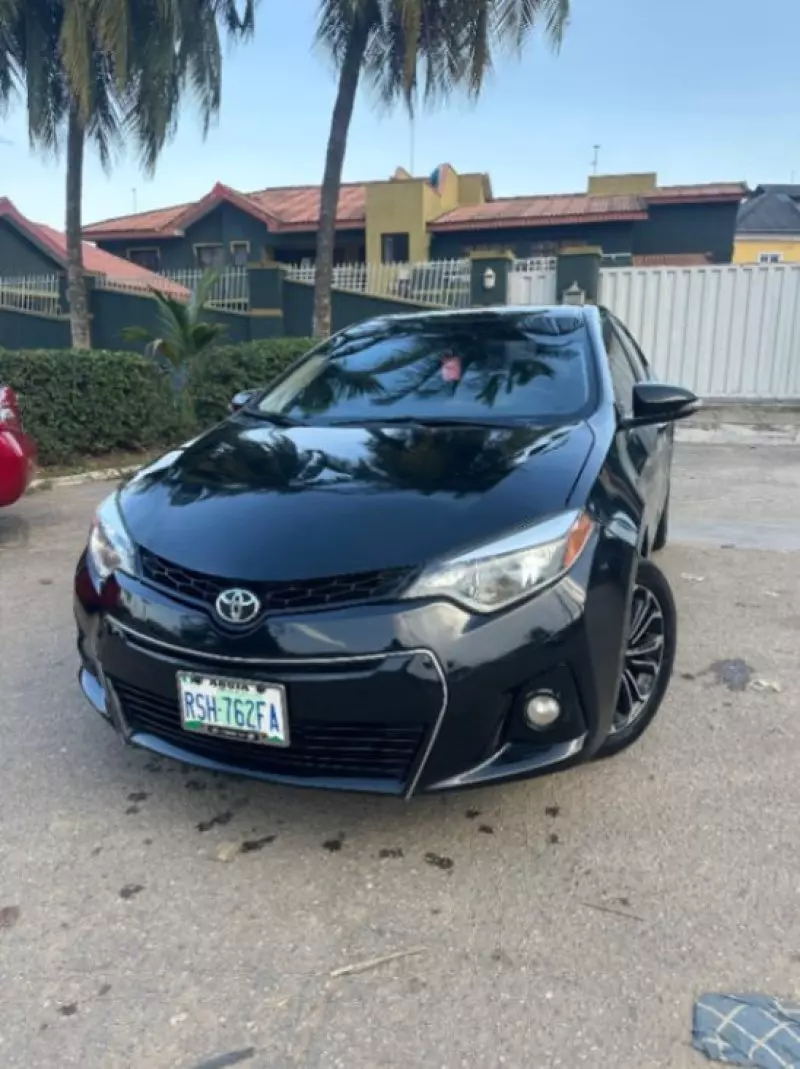 Toyota Corolla   - 2014