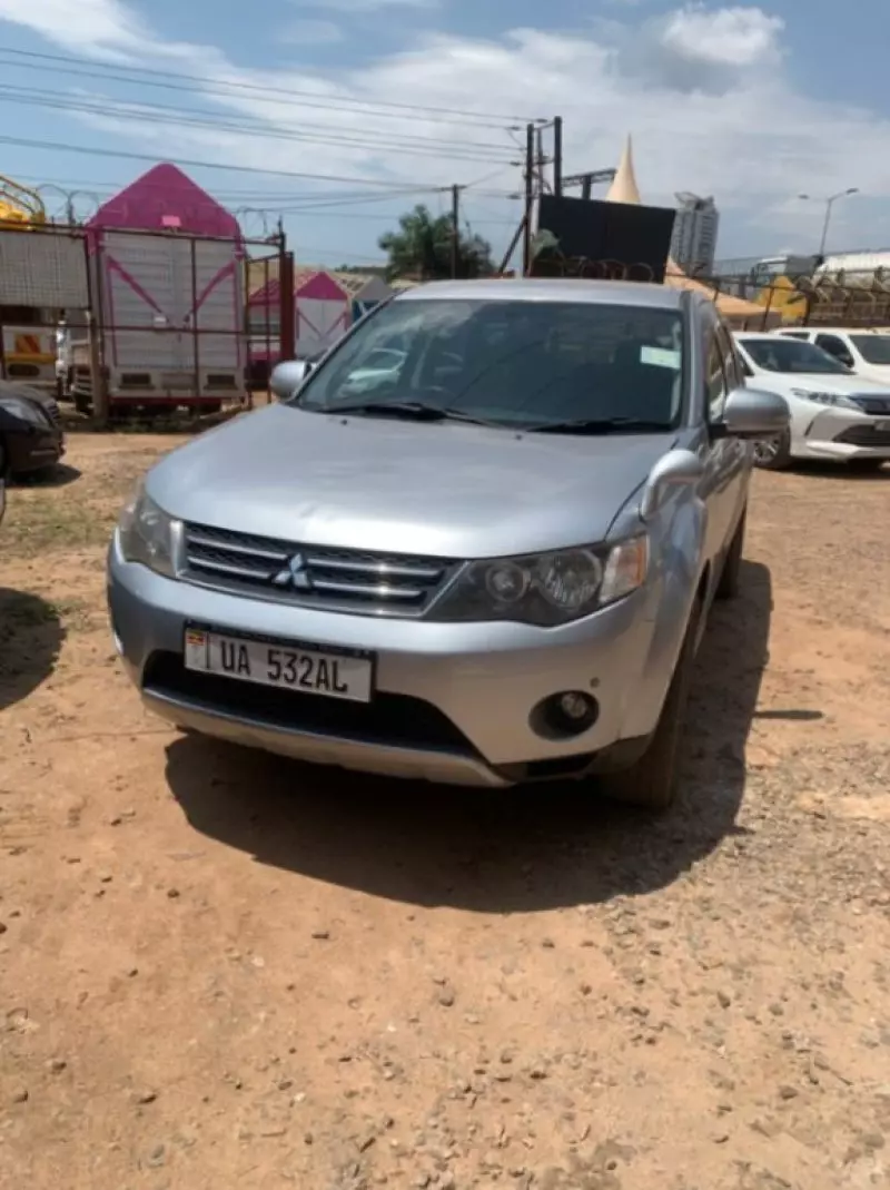 Mitsubishi OUTLANDER   - 2011