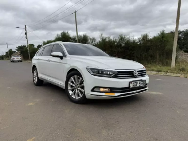 Volkswagen Passat   - 2017