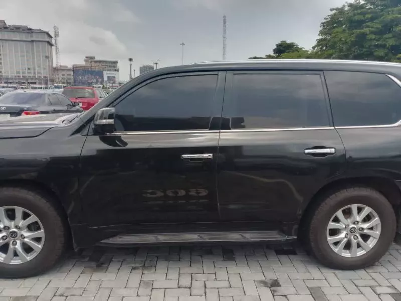 Lexus LX 570   - 2017