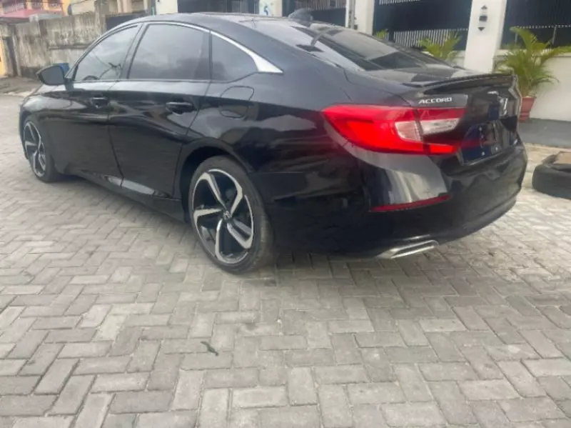Honda Accord   - 2018