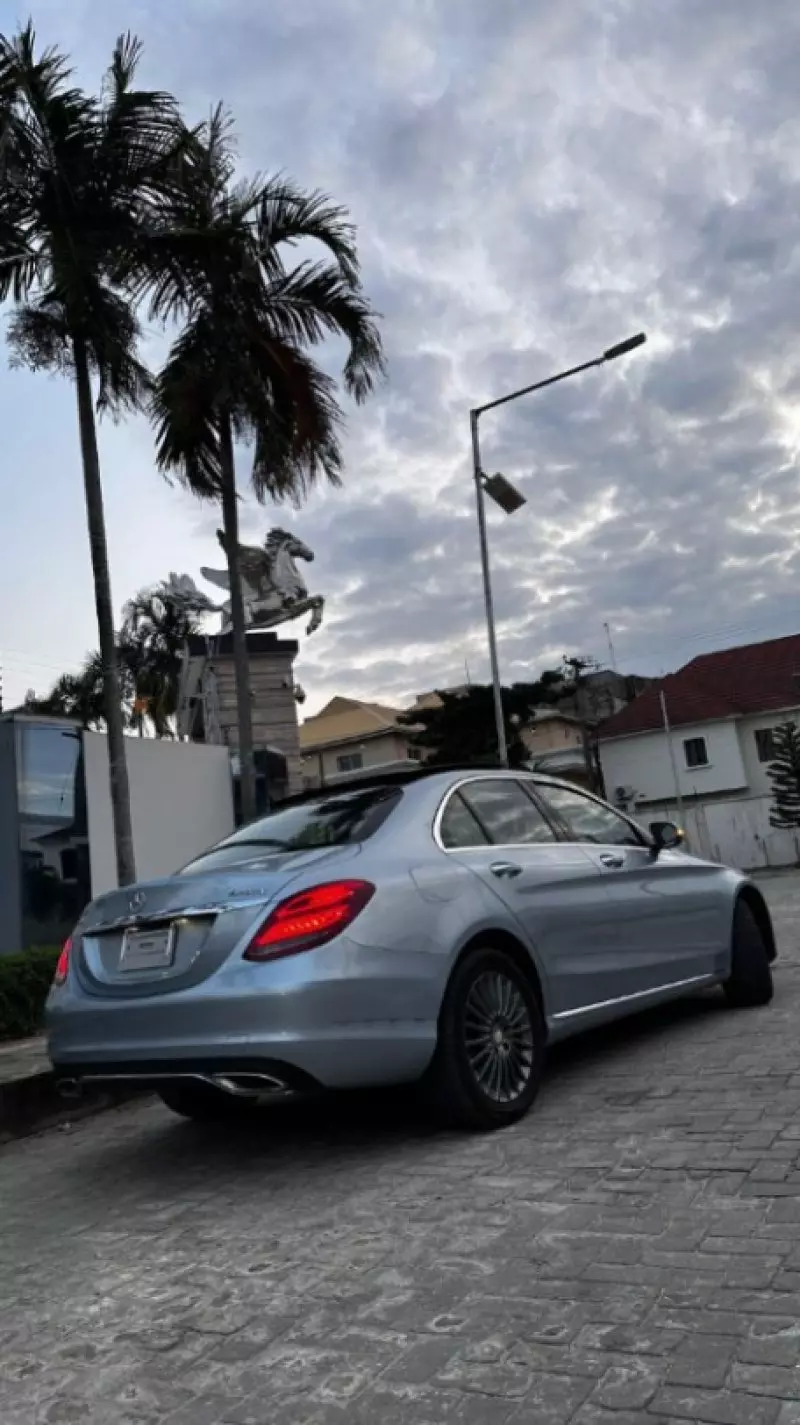 Mercedes-Benz C 300   - 2015
