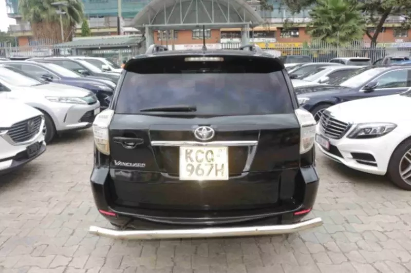 Toyota Vanguard    - 2011