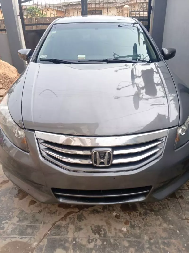 Honda Accord   - 2011