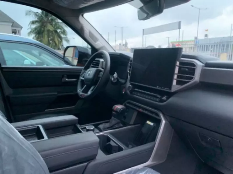 Toyota Tundra   - 2024