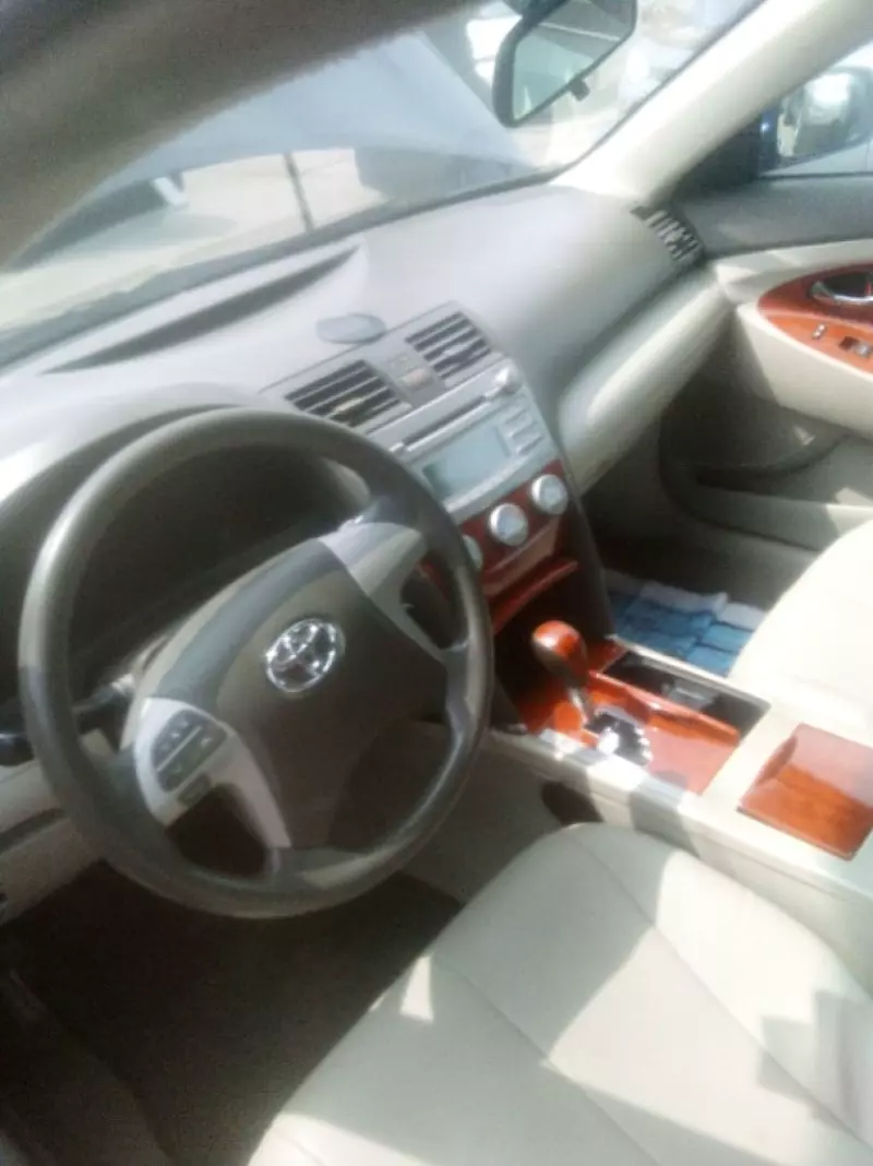 Toyota Camry   - 2011