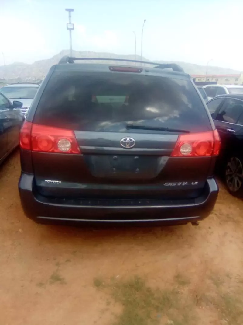 Toyota Sienna - 2008