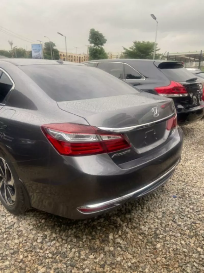 Honda Accord   - 2016