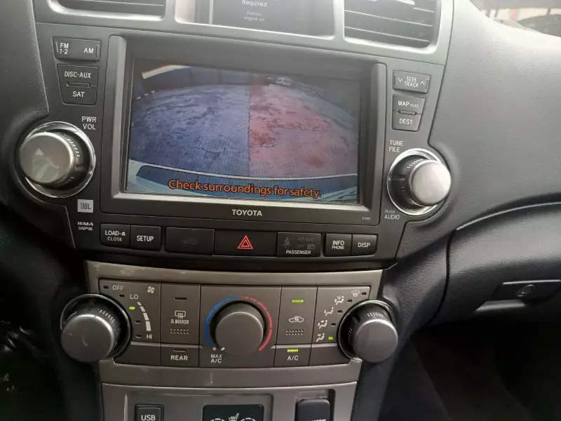 Toyota Highlander   - 2011