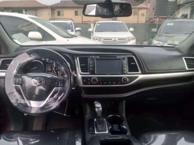 Toyota Highlander   - 2014