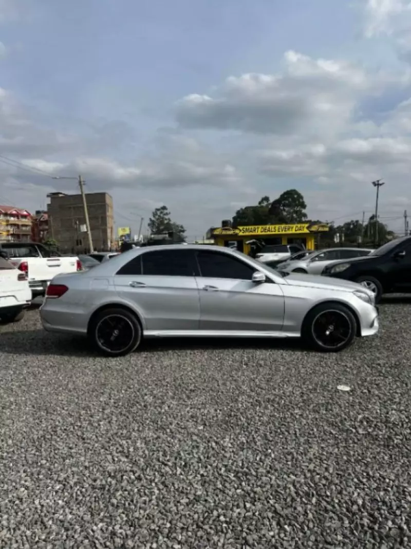 Mercedes-Benz E250 - 2013