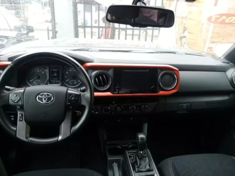 Toyota Tacoma   - 2017