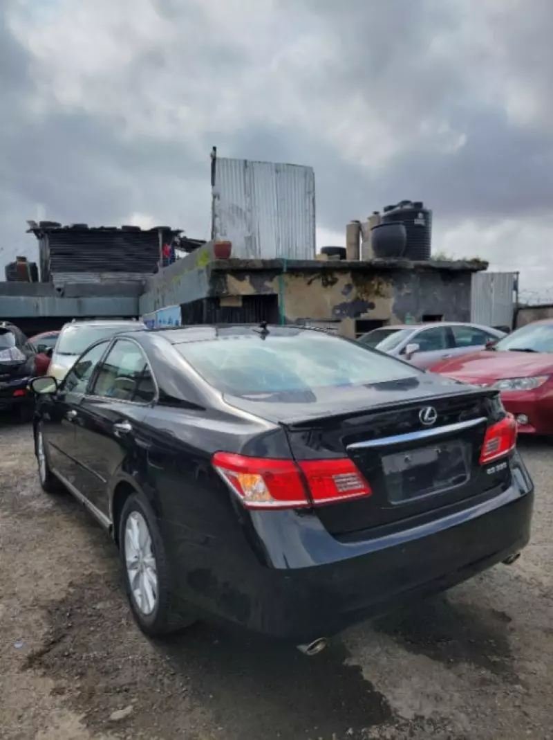 Lexus ES 350   - 2011