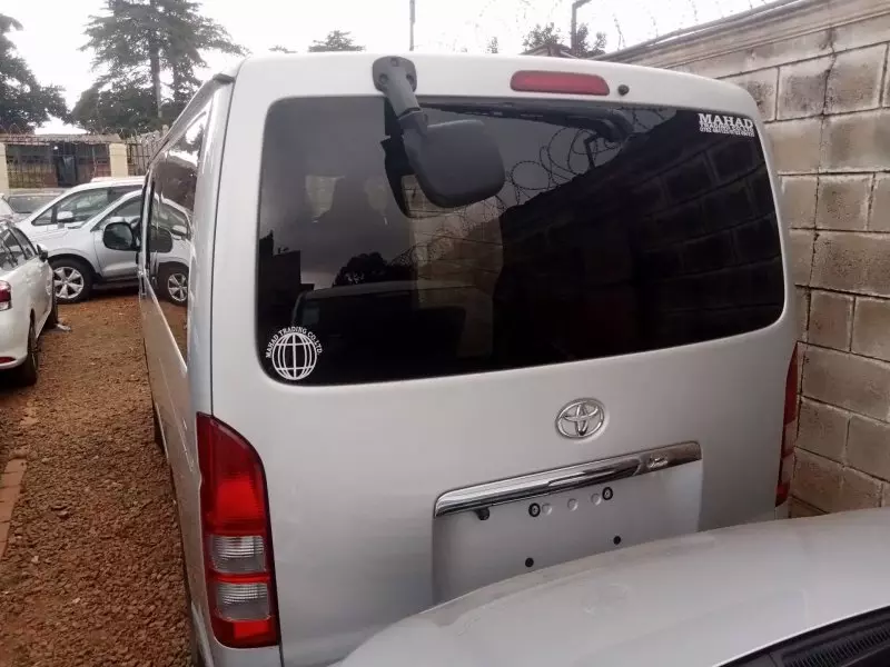 Toyota Hiace   - 2015
