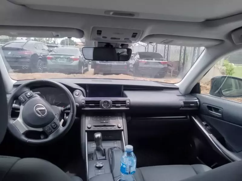 Lexus IS 300   - 2016