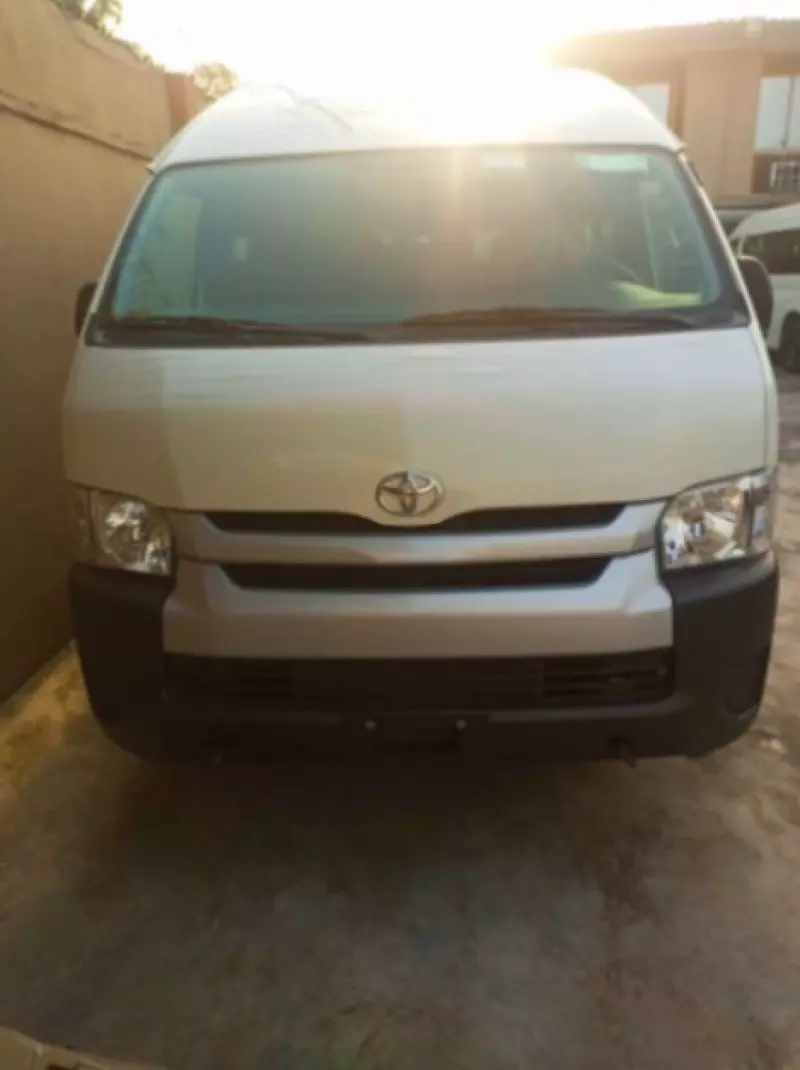 Toyota Hiace   - 2022