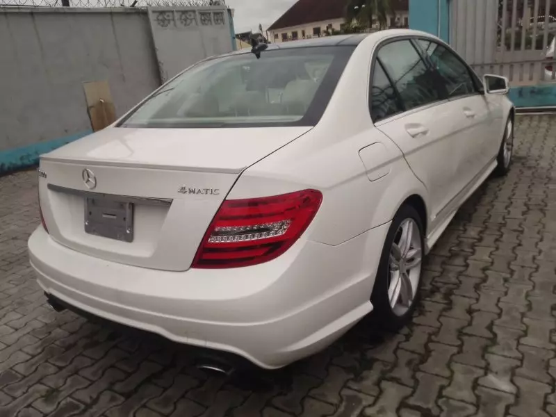 Mercedes-Benz C 300   - 2012