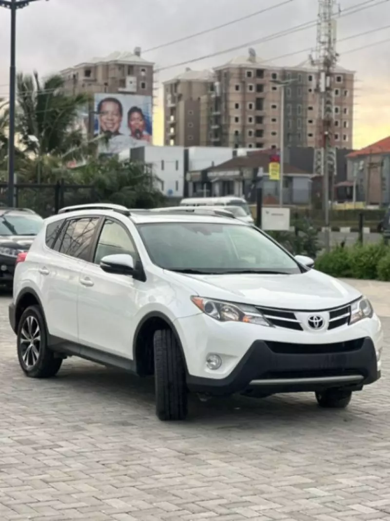 Toyota RAV4   - 2015