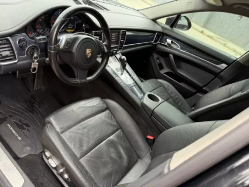 PORSCHE Panamera   - 2012