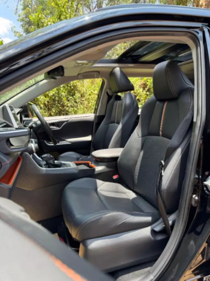 Toyota RAV 4   - 2019