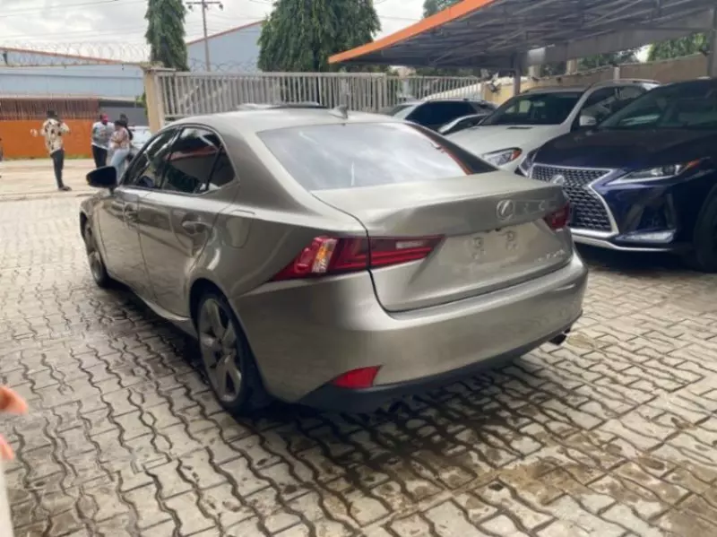 Lexus IS 250   - 2015