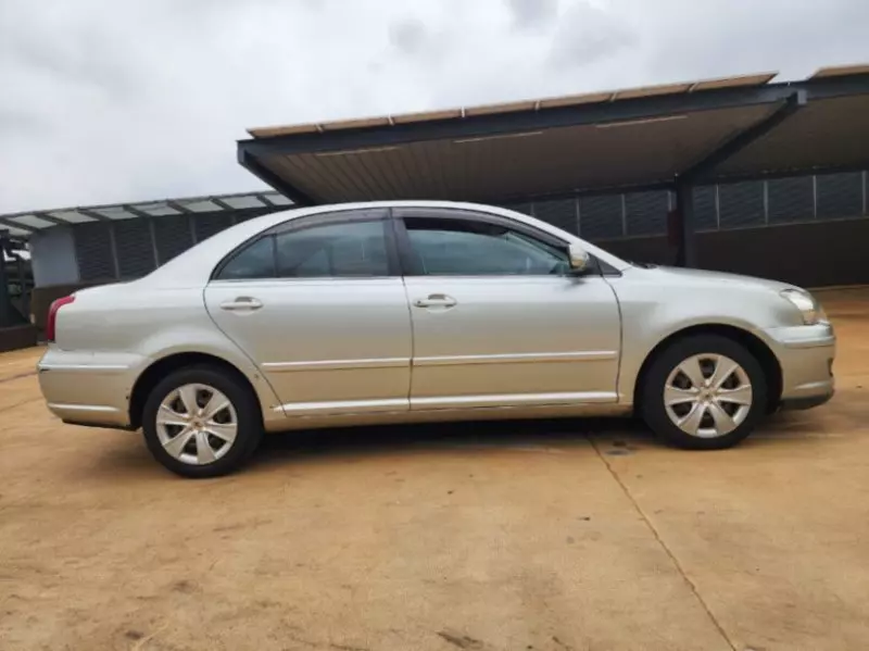 Toyota Avensis   - 2008