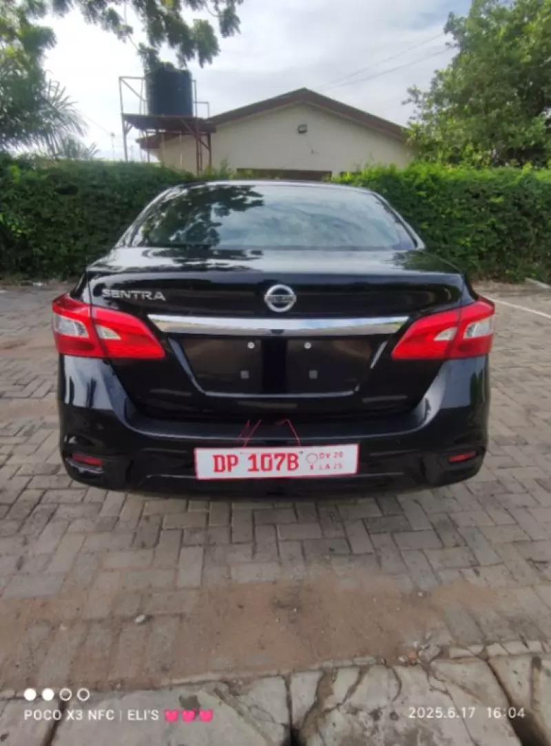 Nissan Sentra   - 2017