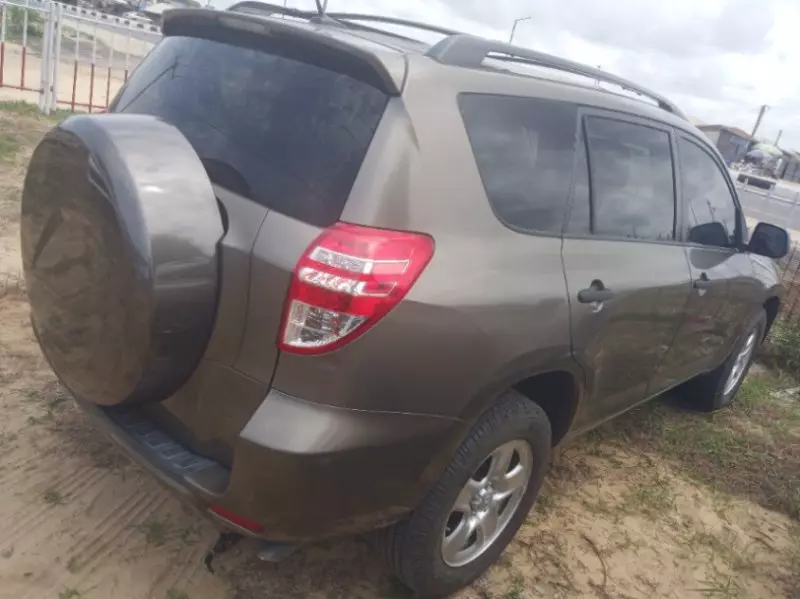 Toyota RAV 4   - 2010