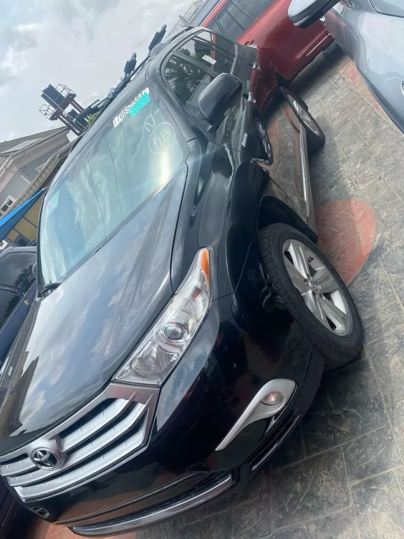 Toyota Highlander   - 2011