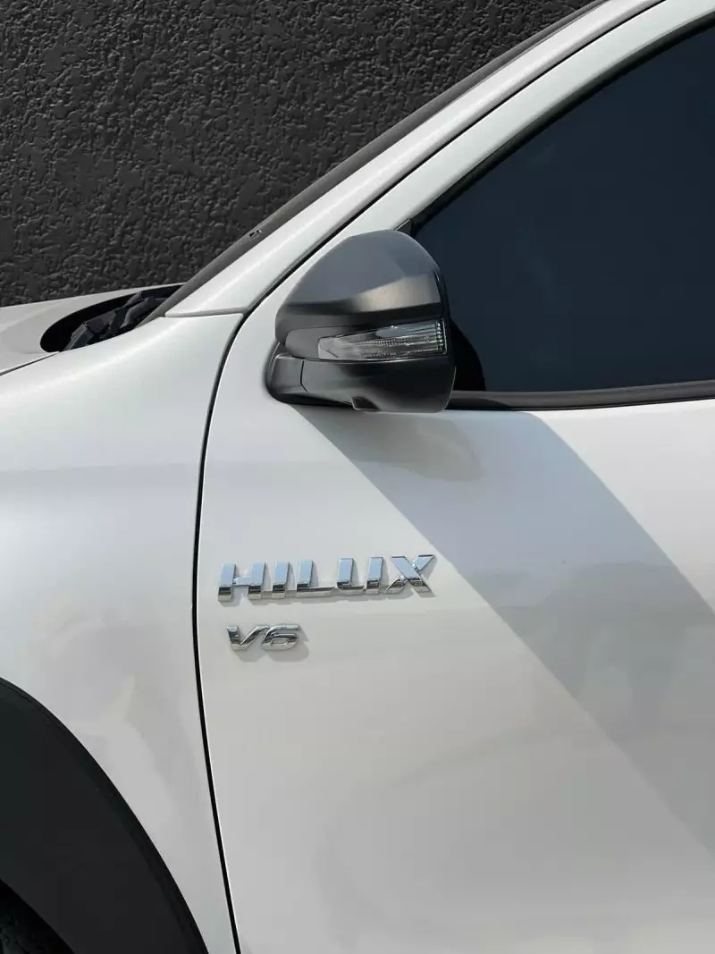 Toyota Hilux   - 2025