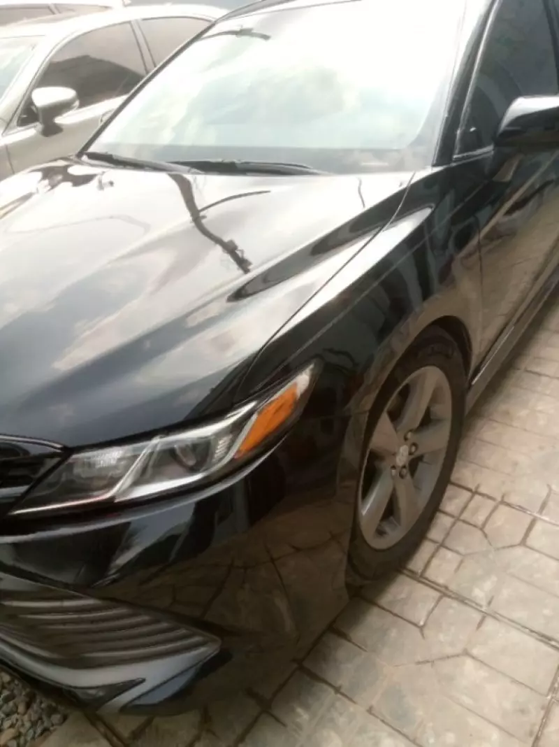 Toyota Camry   - 2018