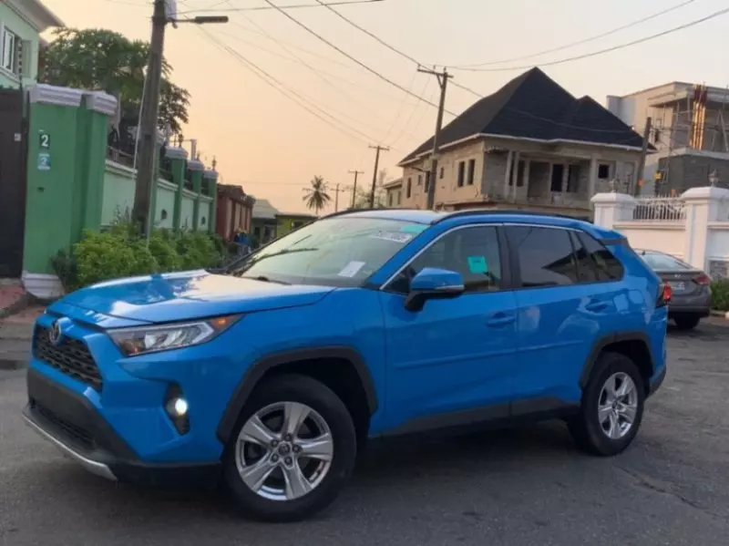 Toyota RAV4   - 2019