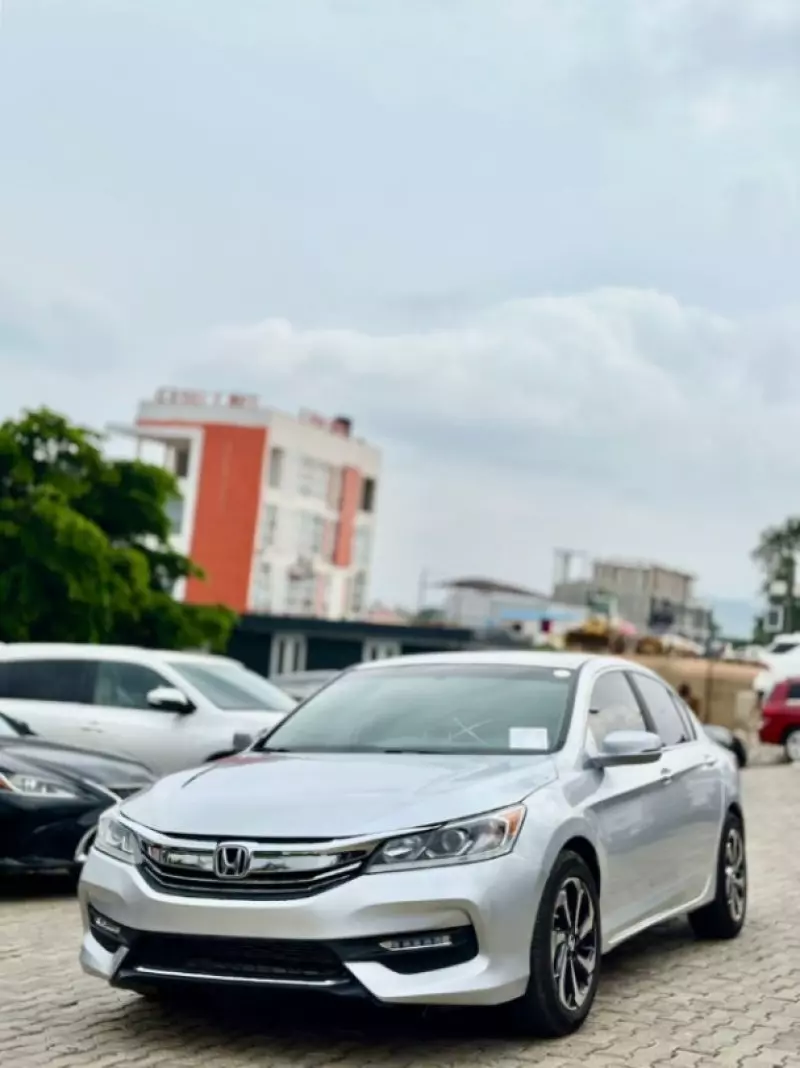 Honda Accord   - 2015