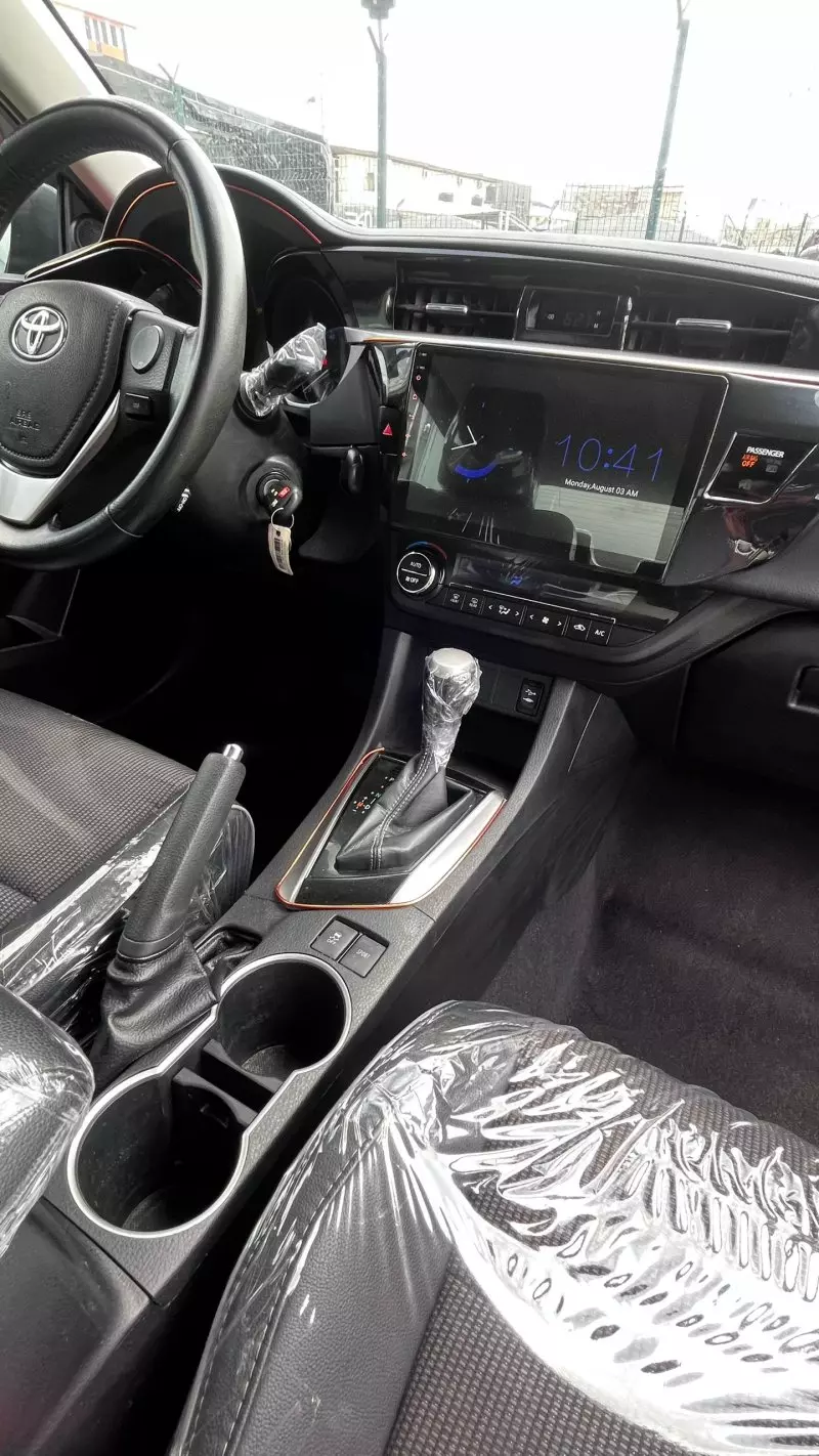 Toyota Camry   - 2016