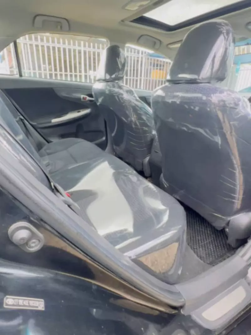 Toyota Corolla   - 2009