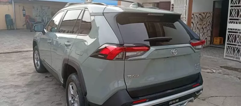 Toyota RAV 4   - 2023