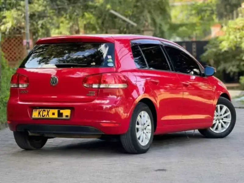 Volkswagen Golf   - 2012