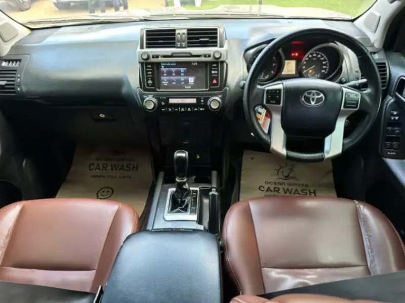 Toyota Landcruiser Prado   - 2017