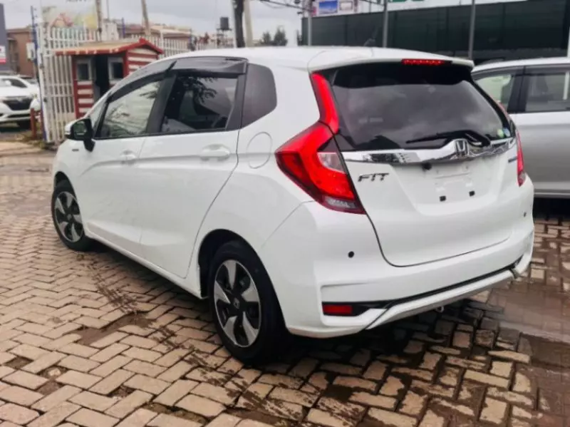Honda Fit Hybrid    - 2018