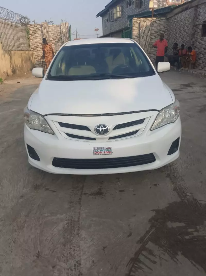 Toyota Corolla   - 2011