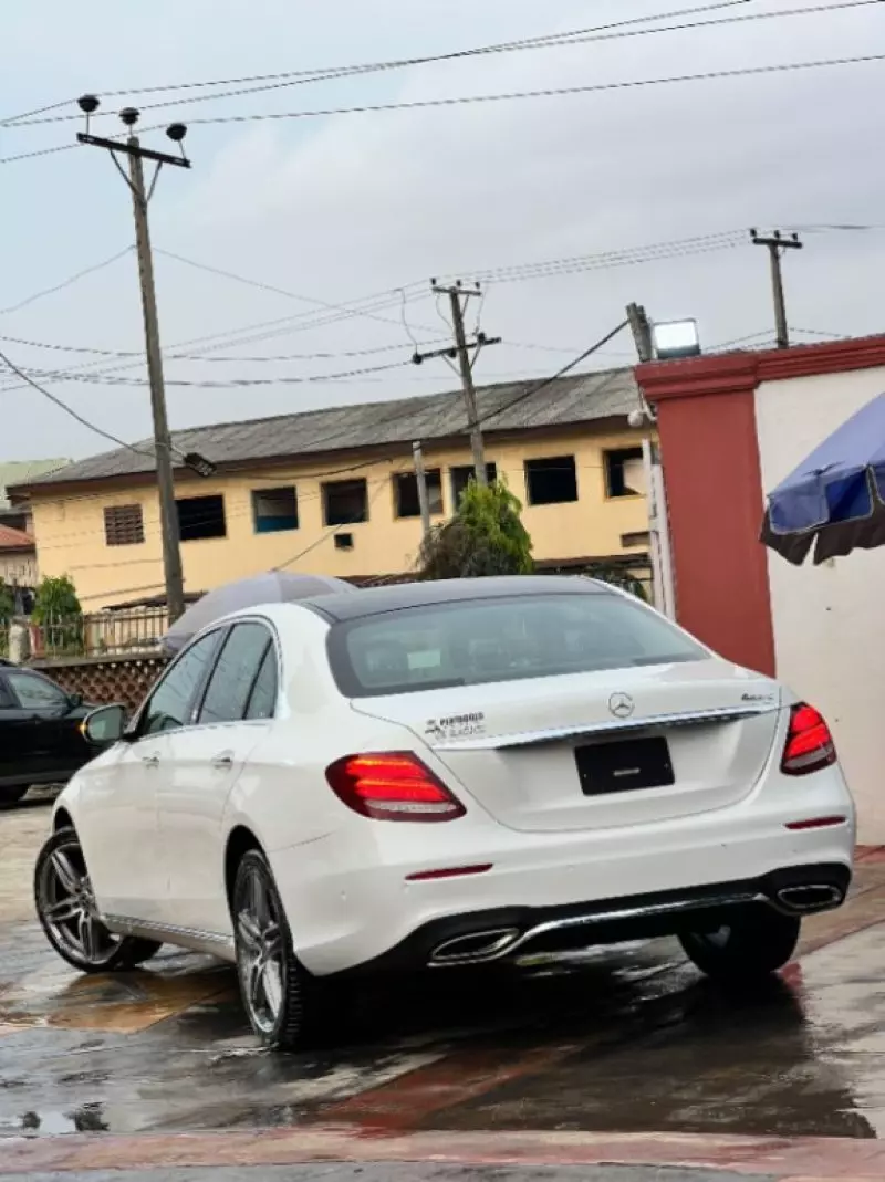 Mercedes-Benz E 300   - 2017