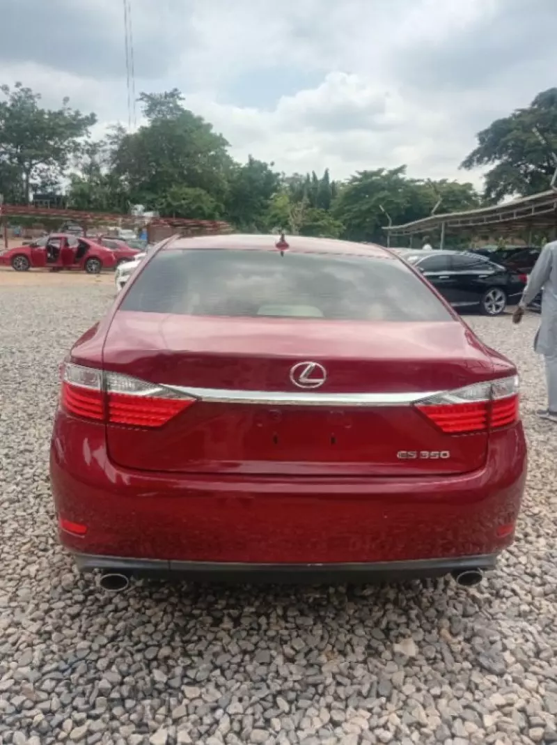 Lexus ES 350   - 2013