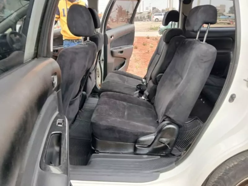 Toyota Wish   - 2005