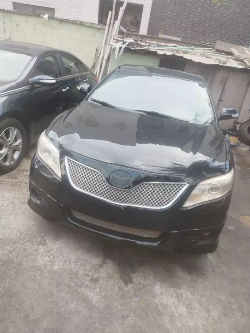 Toyota Camry   - 2009