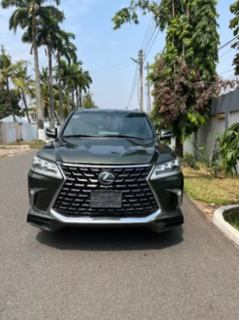 Lexus LX 570   - 2021