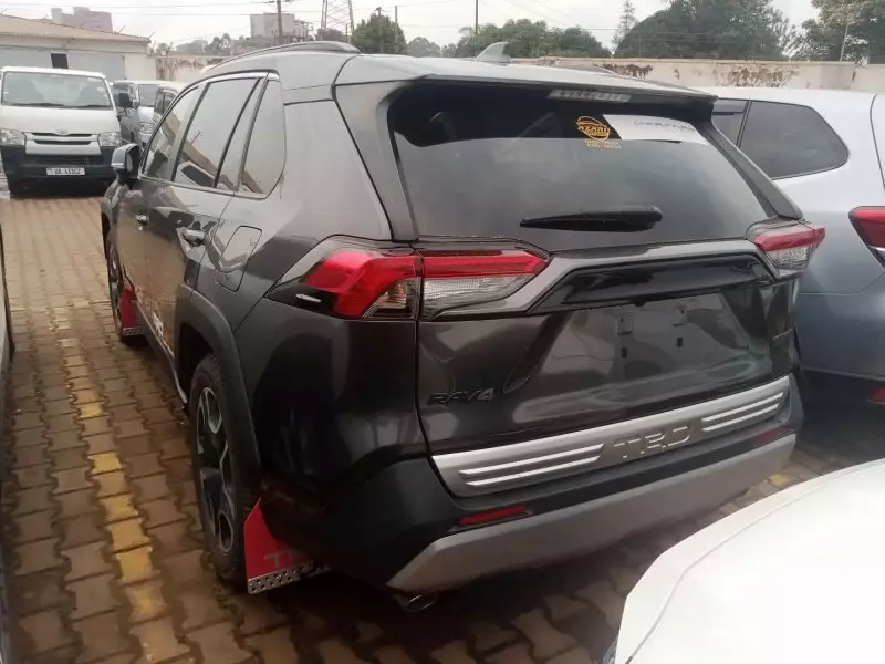 Toyota Rav 4 8AT 2.5l (Adventure Grade)