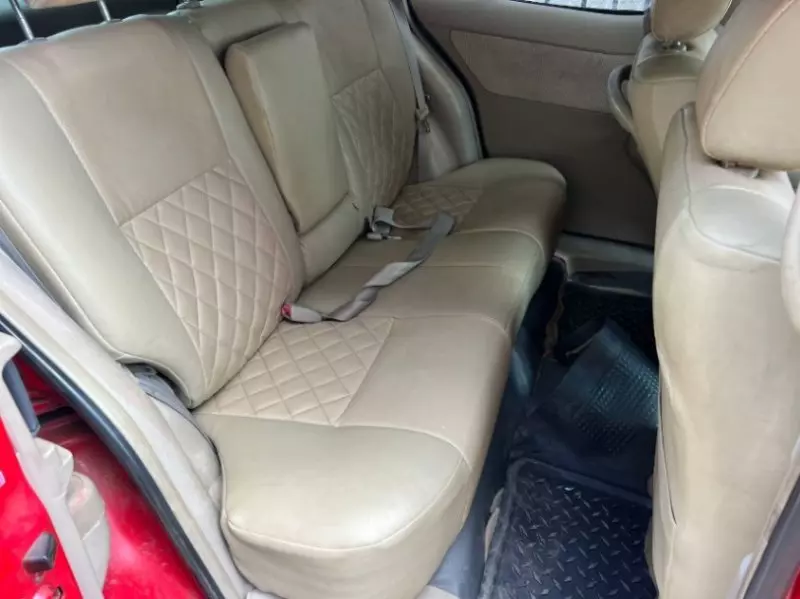 Toyota Raum    - 2005