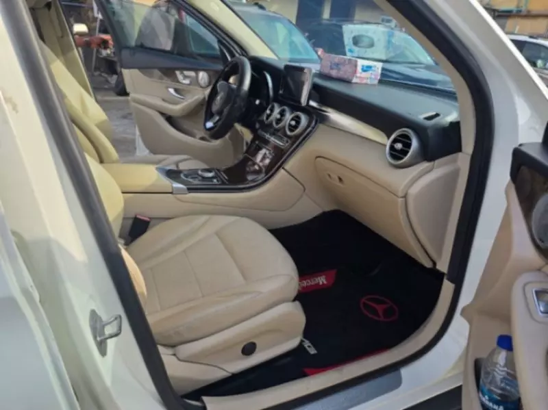 Mercedes-Benz GLC 300   - 2017