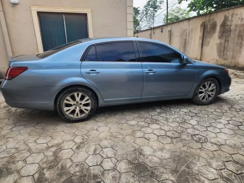 Toyota Avalon   - 2008